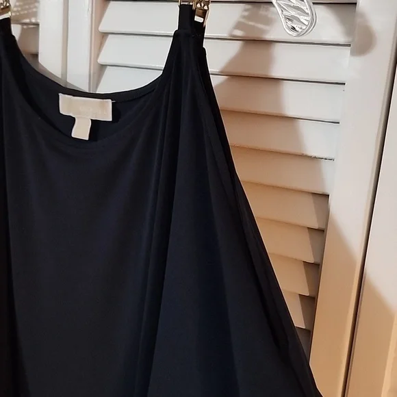 Michael Kors Cold Shoulder With Gold Chain Strap. 3/4 Sleeves. Size L - Picture 3 of 14